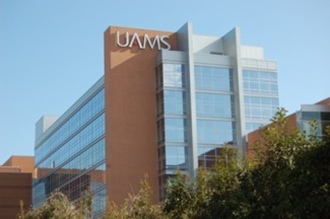 Study Co-authored by UAMS doctor shows benefit of Facebook Patient Support Groups in rare cancer research
